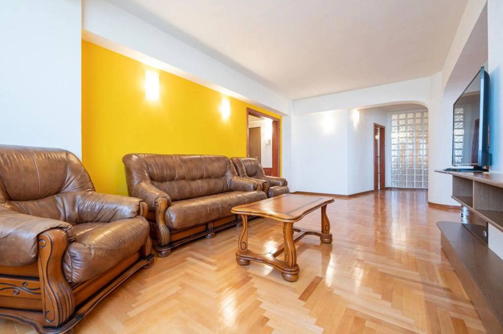 Scala Flat