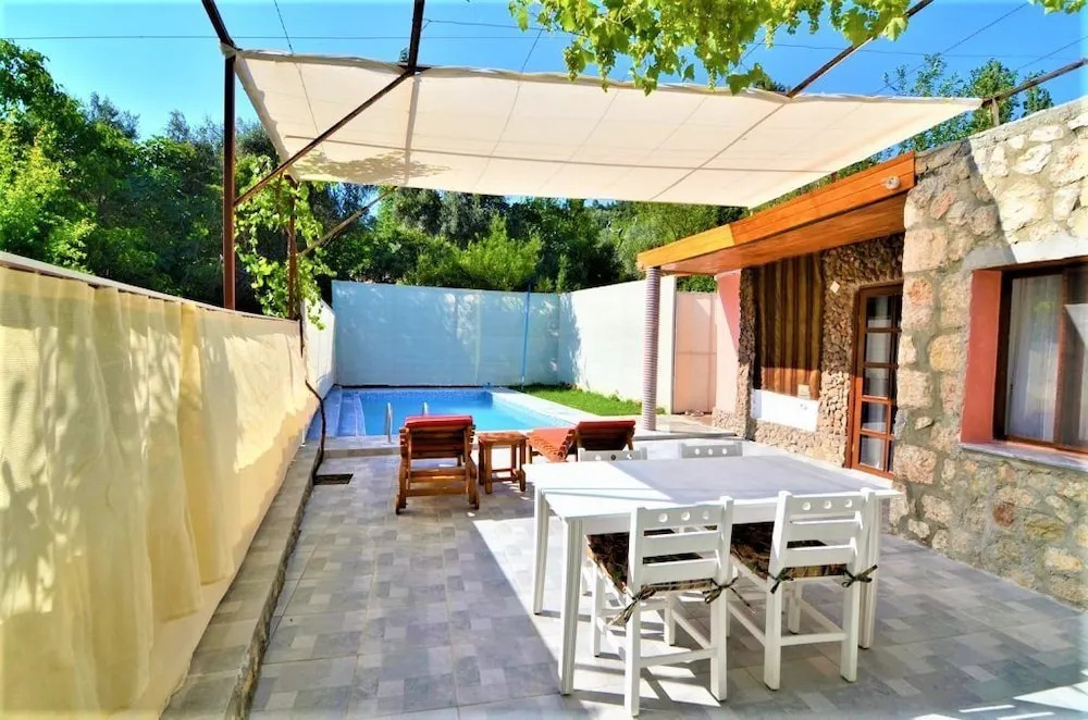 Villa Barato