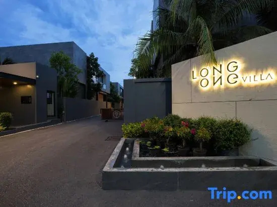 3 Bedroom Seaview Pool Villa | near Chalong Pier | Phuket | Warm Plus