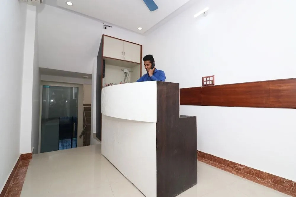 OYO 29952 D Comfort Residency