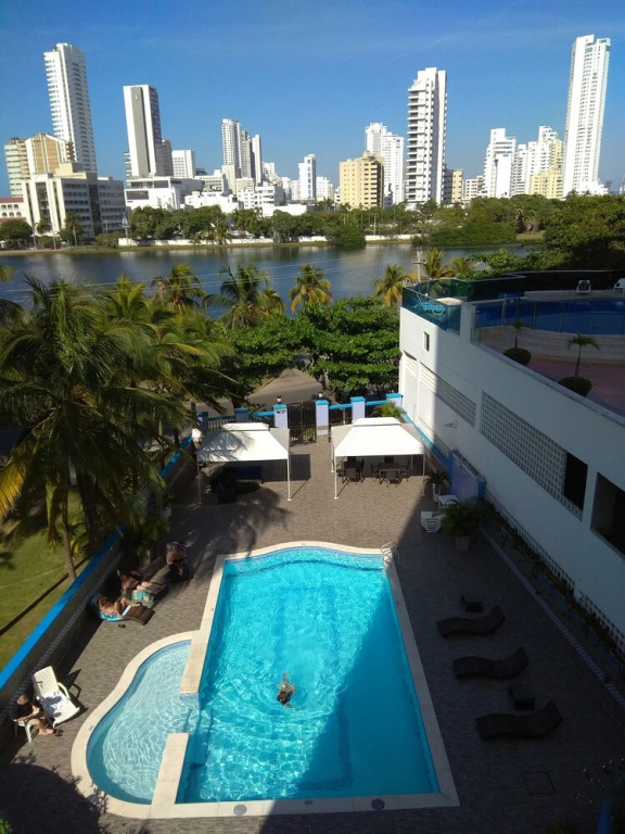 Apartamento con Balcn y Vista a la Baha del Laguito