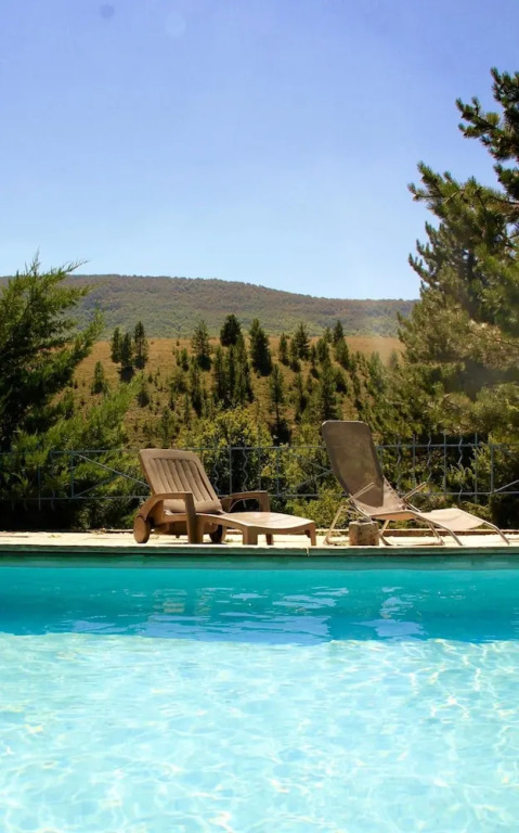 Le Moulin de la Viorne, gîte avec piscine au cœur de la nature en Haute-Provence