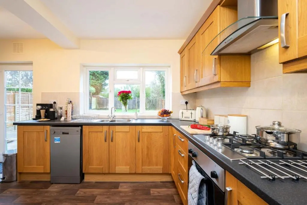 Sweetbriar - Stylish 4-Bed close to NEC, Airport, JLR, Solihull