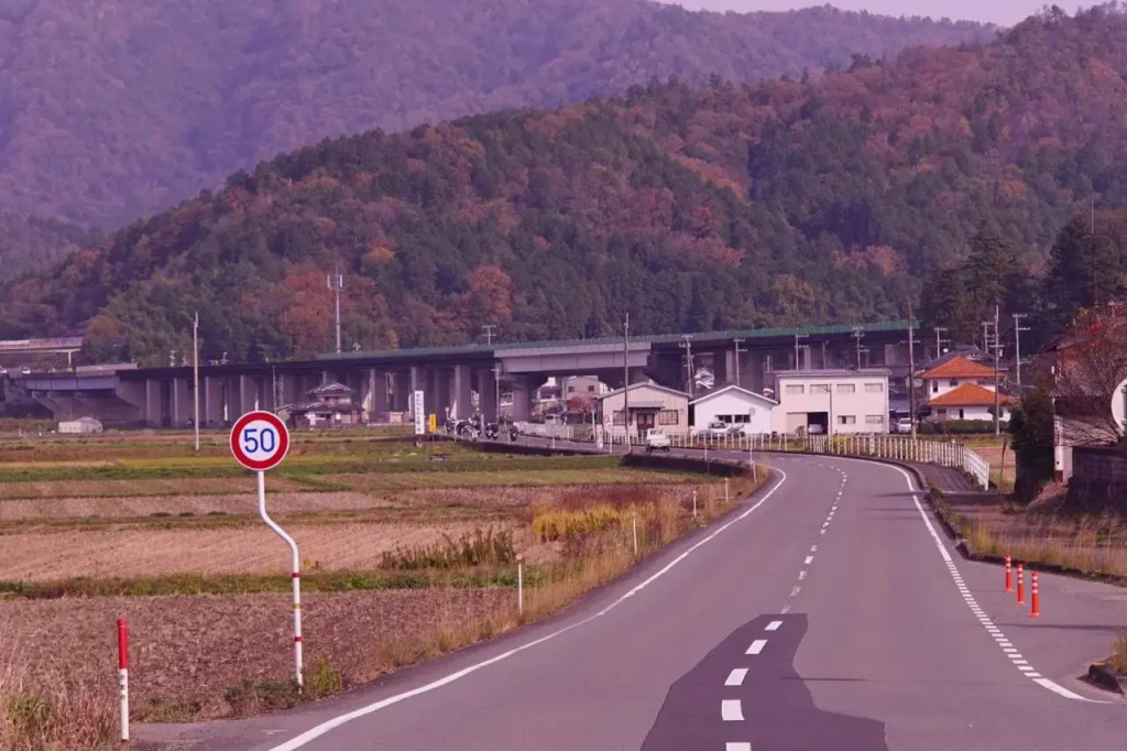 福知山の暮らすように泊まれる宿 wぴーす 山あり川あり自然豊かな田舎の風景 帰省時の滞在宿にも最適です 福知山温泉まで車で8分