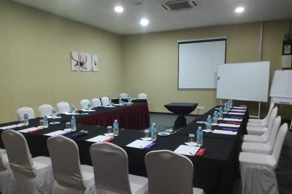 DWharf Hotel & Serviced Residence