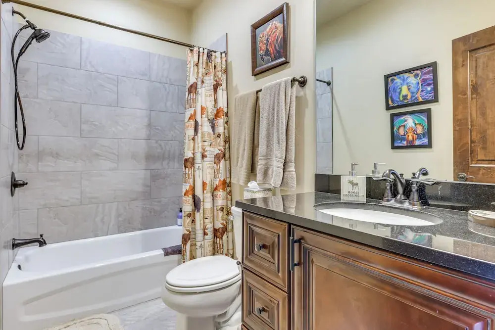 Ski Shuttle & Community Perks: Keystone Townhome