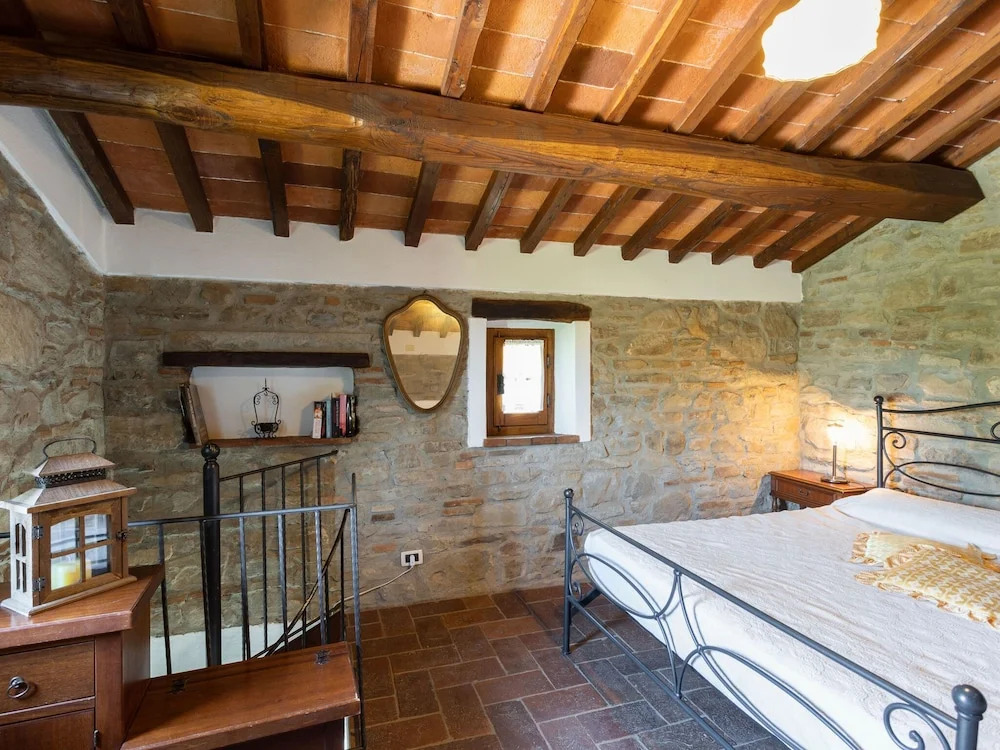 Idyllic Farmhouse With Bbq, Swimming Pool, Terrace, Garden