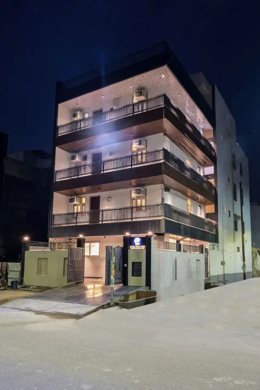 Hotel Park Tree I Sec-63A I Noida I Couple Friendly and Corporate Rooms available