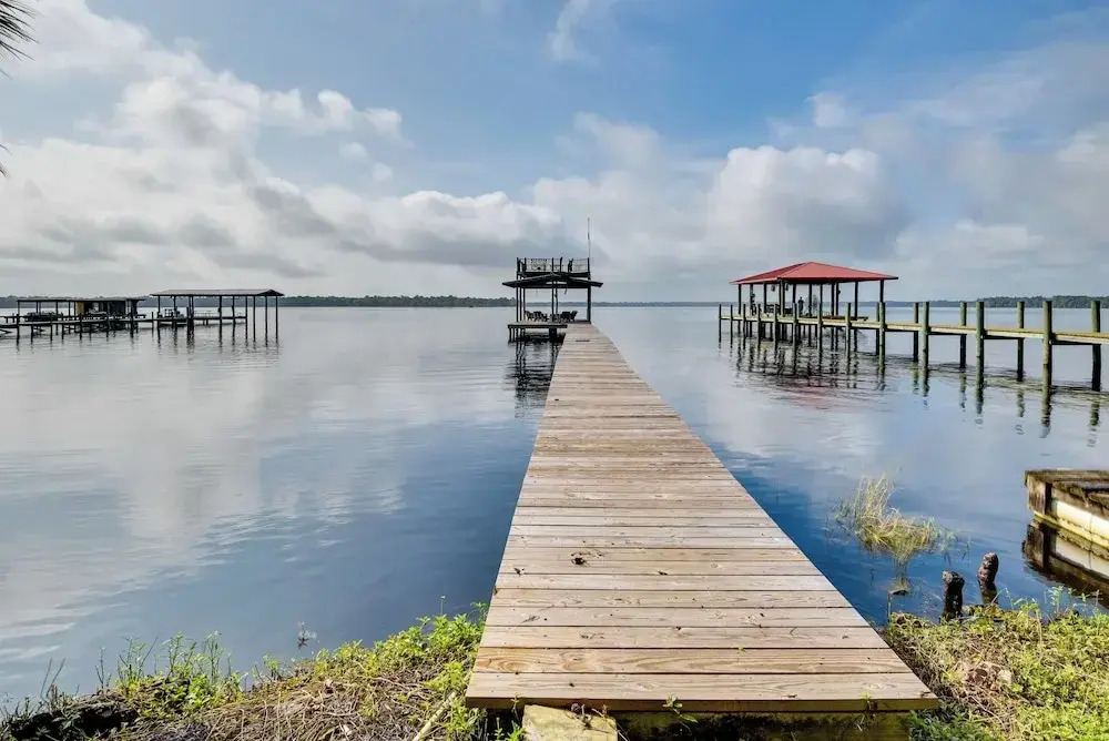 'pirate Cove' Home in Welaka: Dock & River Access!