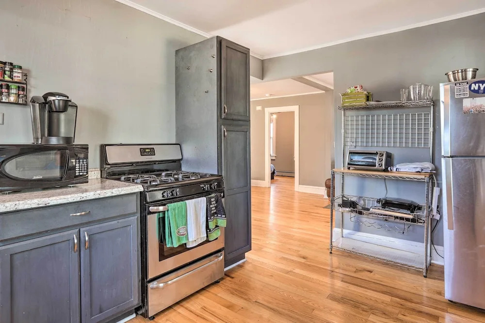 Pet-friendly Belmar Cottage < 1 Mi to Beach!