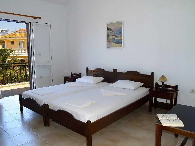 Sunny Studios & Apartments