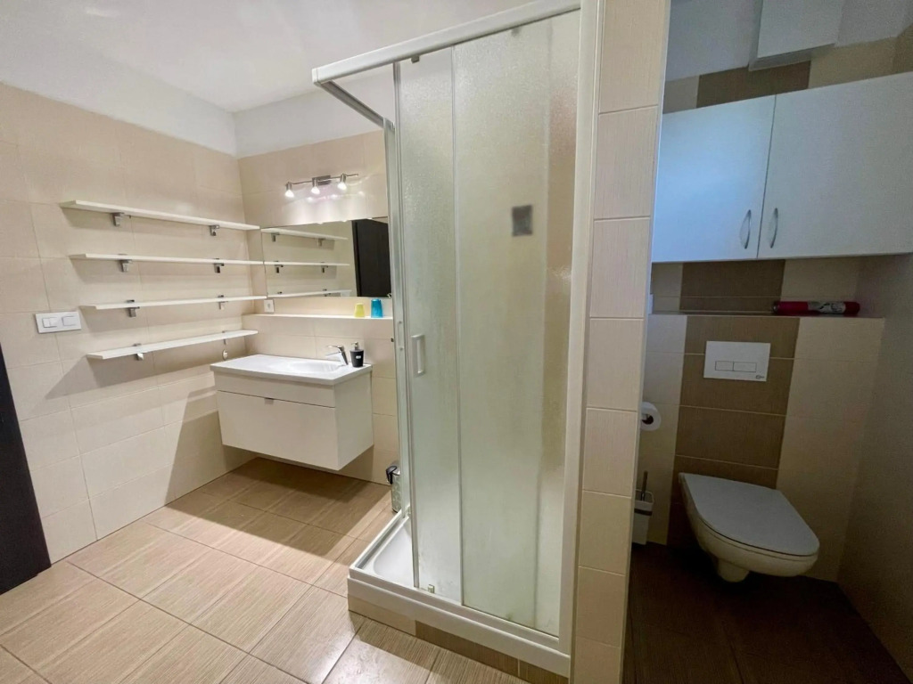 Apartment Rosnička with King Bed, Balcony, Free Parking