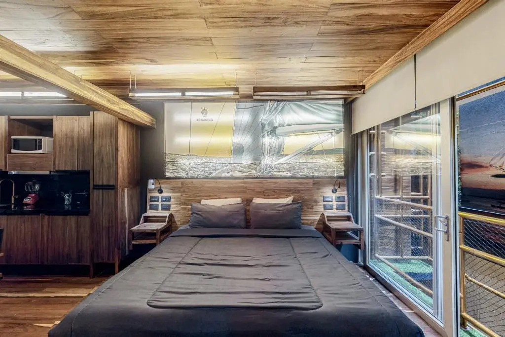 Breeze 215 at La Residencia