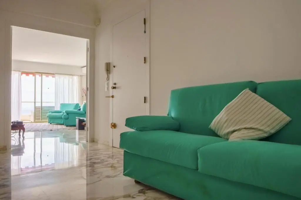 Like in a Boat , 2BR 2BA with big balcony in front of the sea