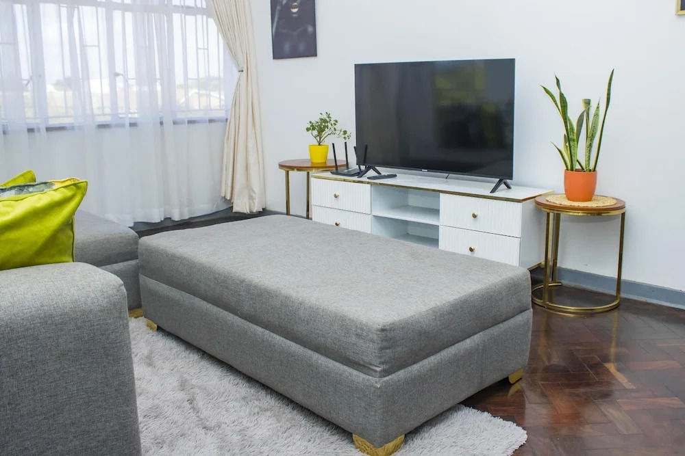 Centrally Located 1 Bedroom Apartment - 2365