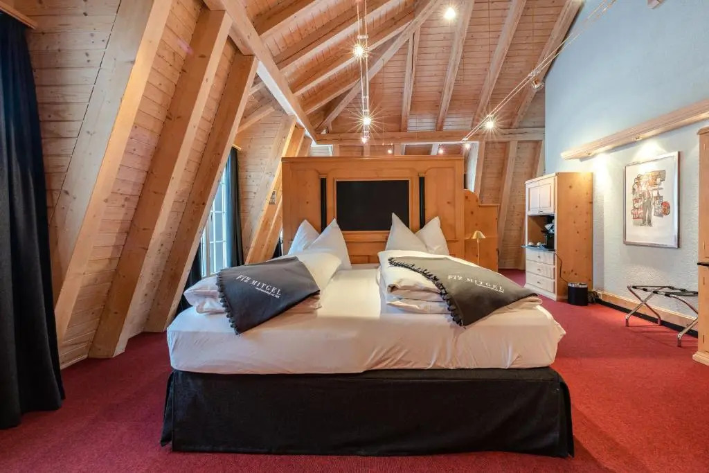 Hotel Piz Mitgel