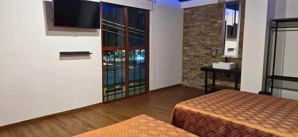 HOTEL MAQUIAVELO SOLO ADULTOS