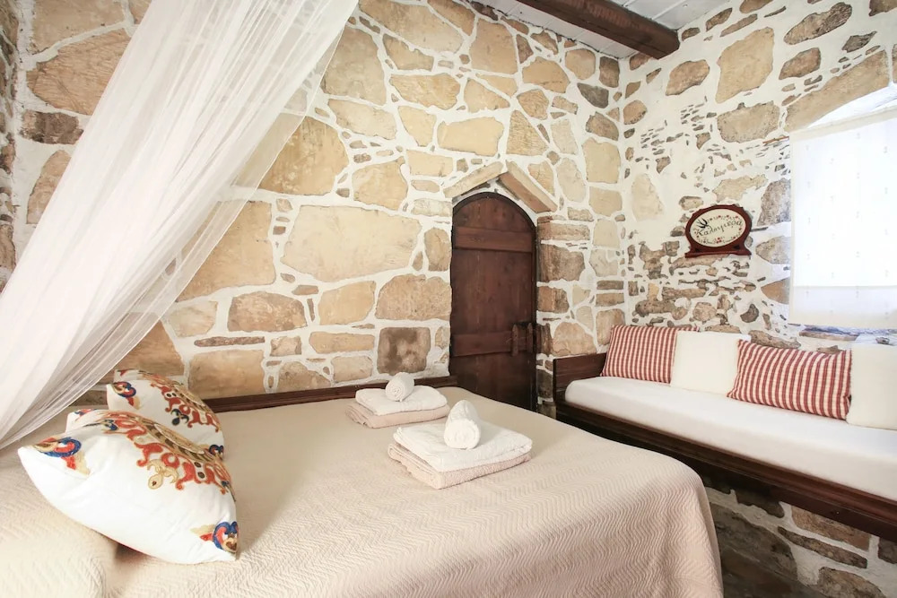 Villa Lithos