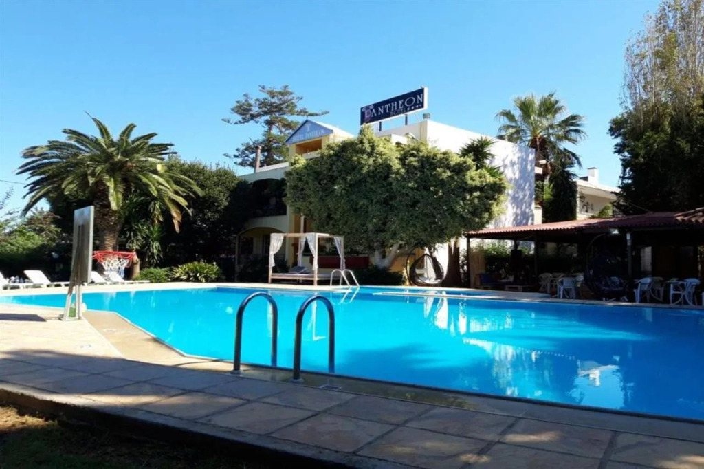 Pantheon Hotel