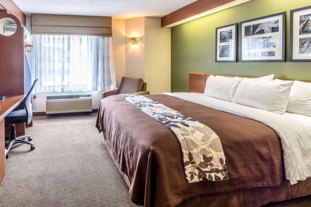 Sleep Inn & Suites Bay View Acme - Traverse City