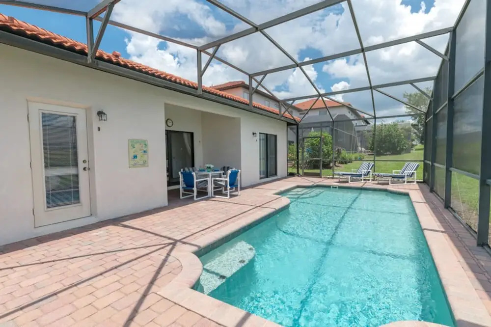 Wonderful 4 Bedroom House in High Grove With its own Swimming Pool