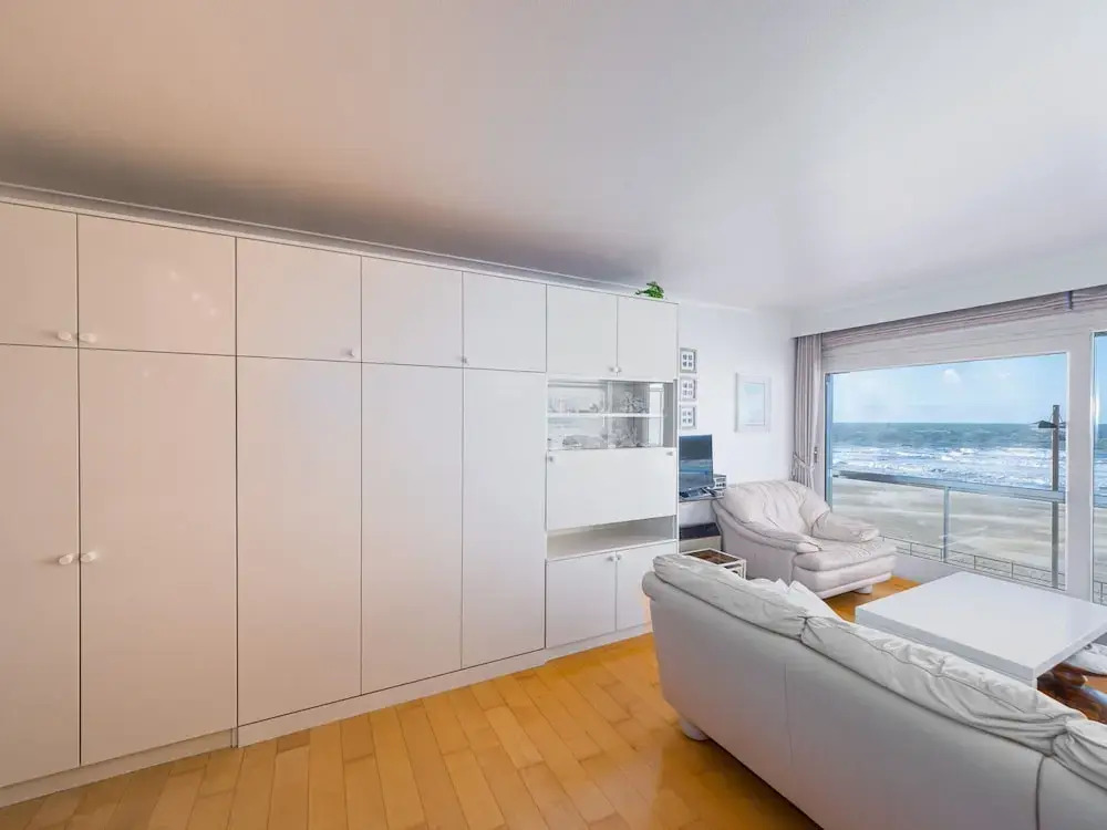 Studio with sea view and parking space