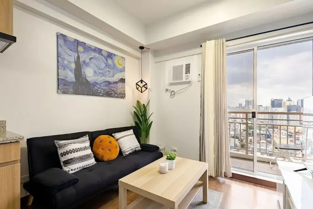 Stylish Condo - Cozy Urban Living