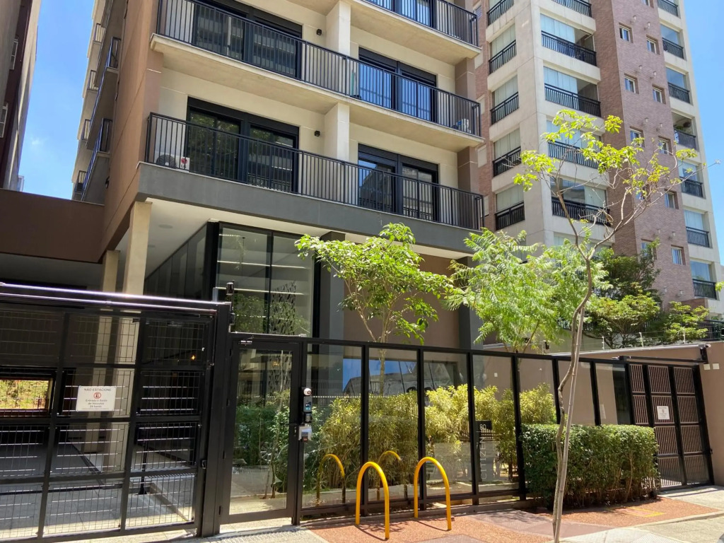 31 New studio w/ fast reliable wifi, balcony and gym
