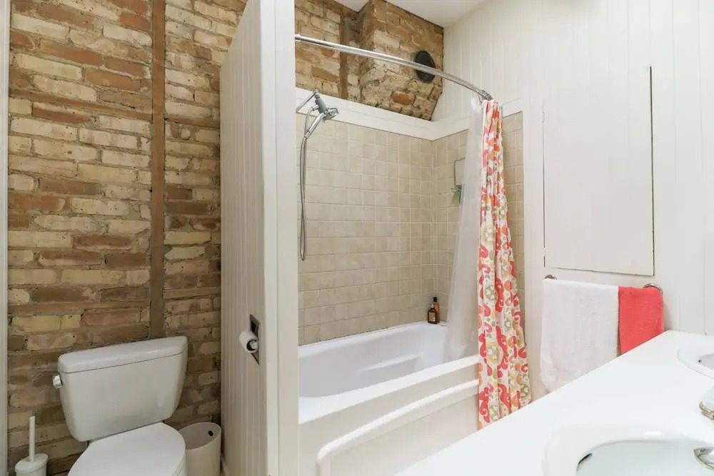 Chic Toronto Townhouse With Private Patio