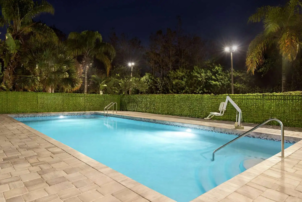 Spark by Hilton Orlando Universal Boulevard