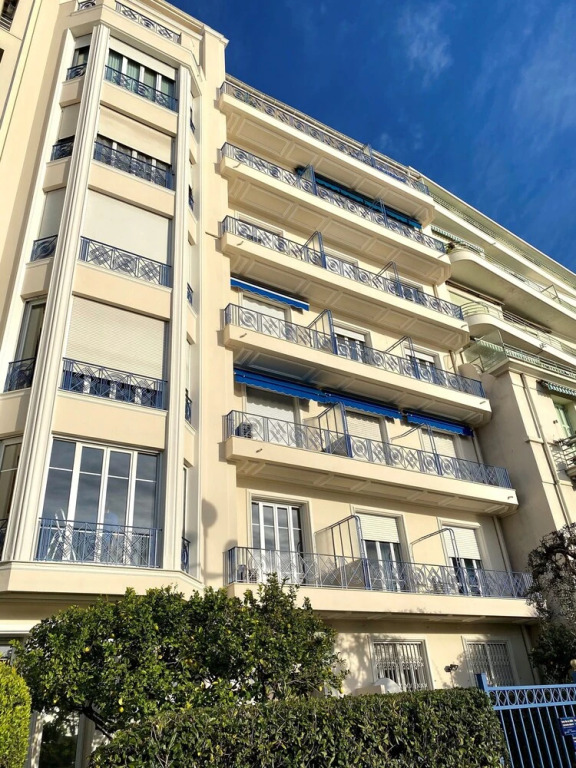 BLUE BEACH AP4172 bY RIVIERA HOLIDA HOMES