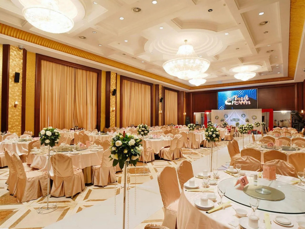 Yizui Crown Hotel