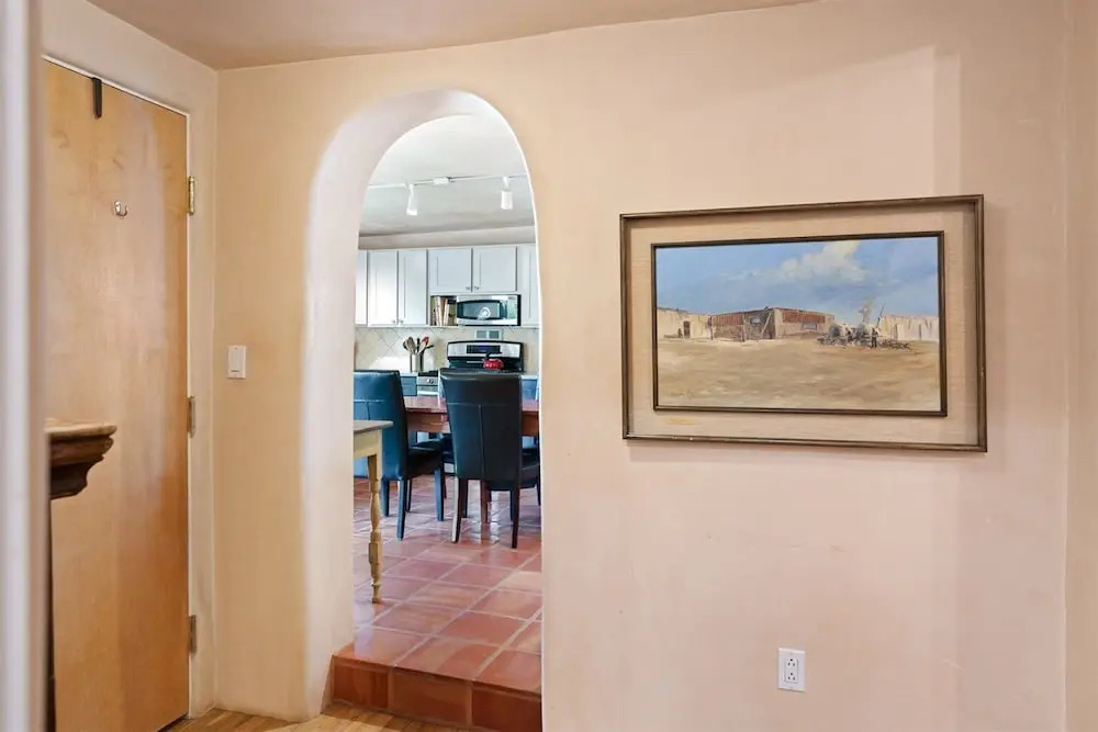 Casita de las Aves - Unbeatable Location, Spacious Yard