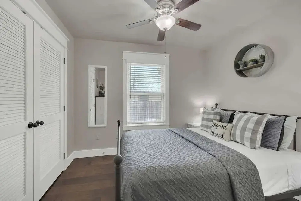 Charming Cottage-3 Mins to Downtown-pet Friendly!