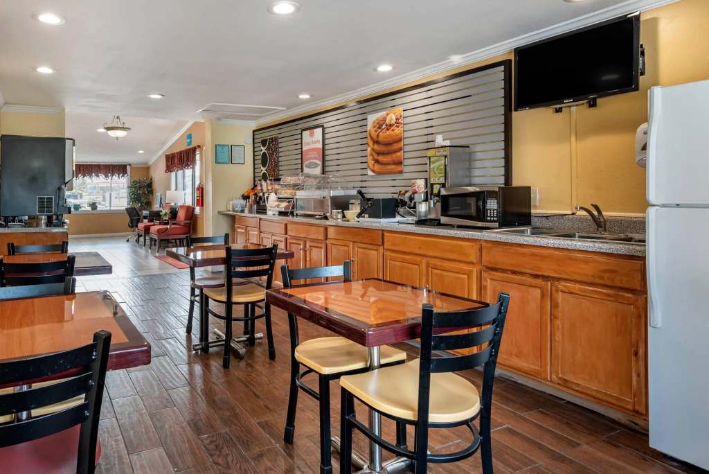 Econo Lodge Oxford near Choccolocco Park