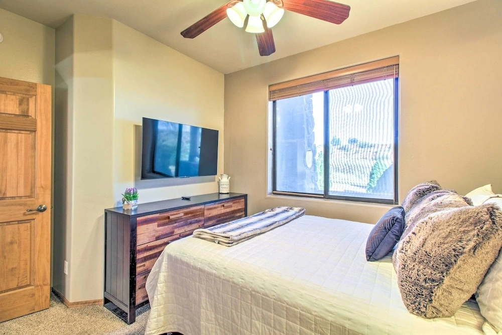2 Mi to Fool Hollow Lake: Rustic Show Low Condo