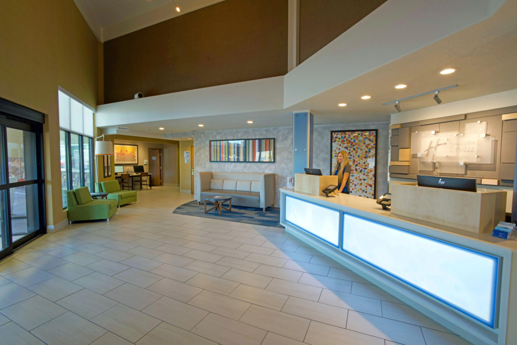 Holiday Inn Express & Suites Canyonville