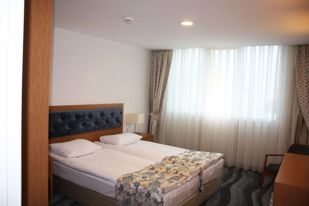 Regna Hotel