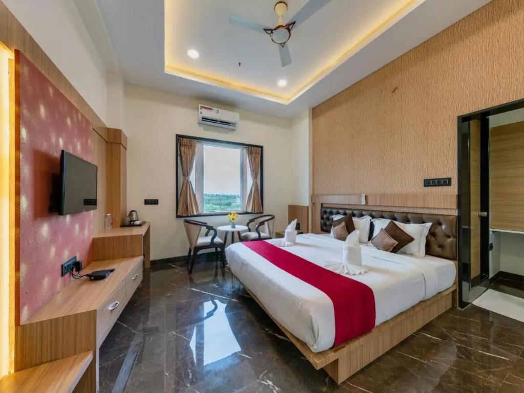Hotel Chandradeep Regency