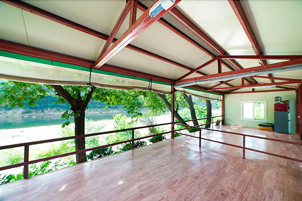 Hongcheon White House Pension