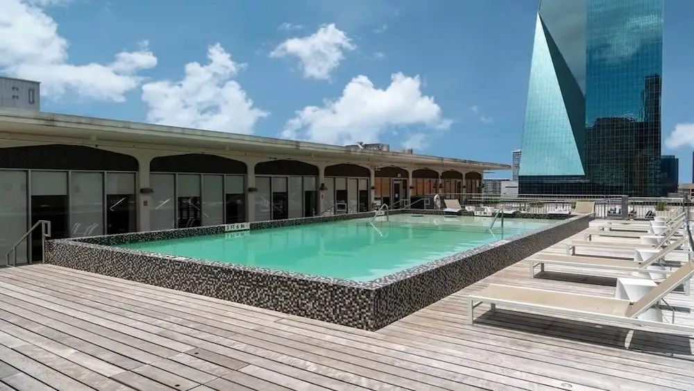 Bold CozySuites w/pool, gym, roof #3