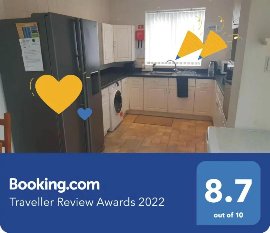Doncaster Dream House Retreat- Sleeps 9