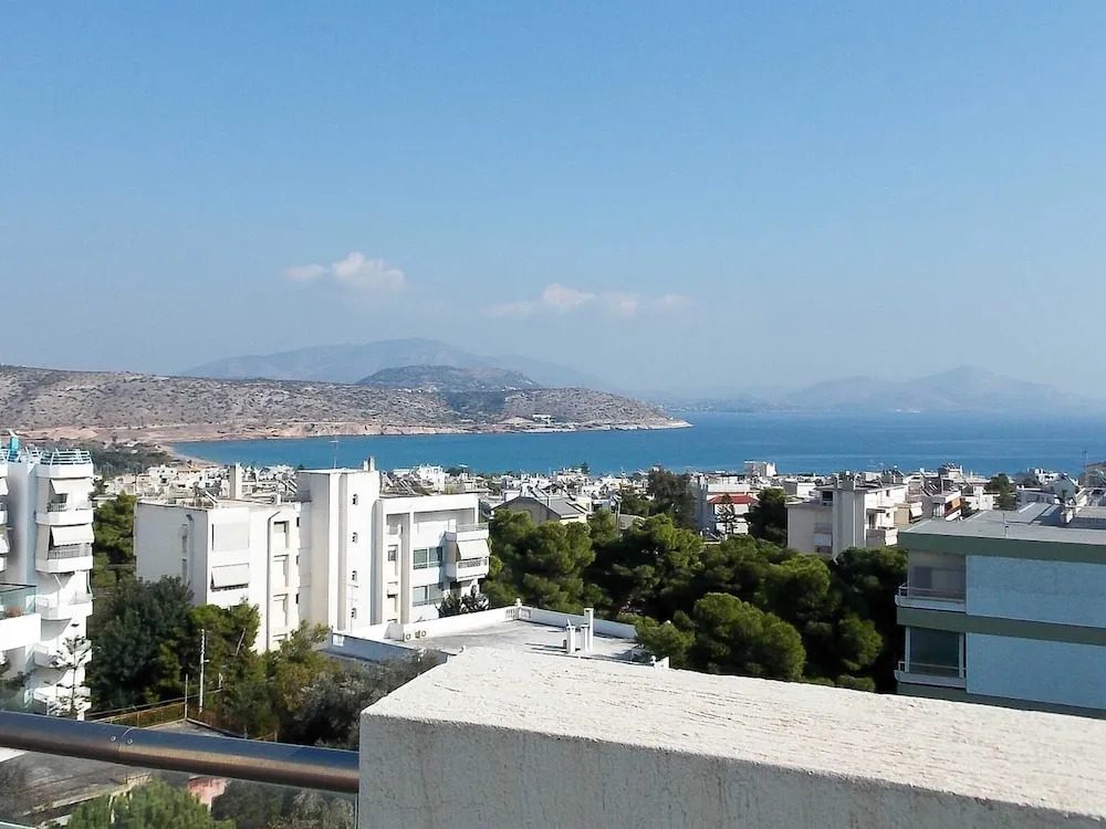 Stylish 2 Bedroom Apartment Spectacular Sea View