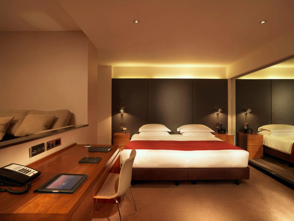 Royal Garden Hotel