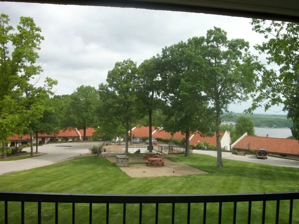 Four Seasons Racquet Club Condominiums