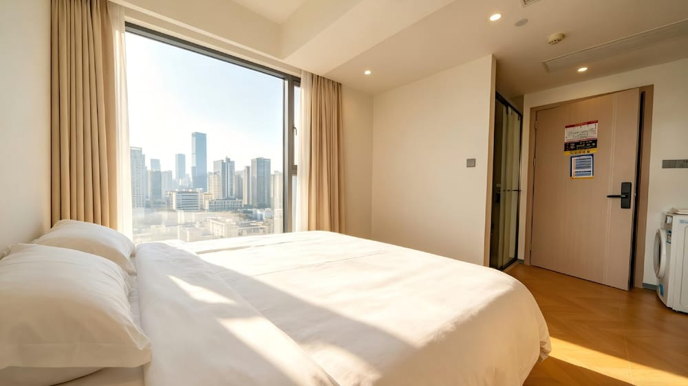 Paxin High-Altitude City View Apartment