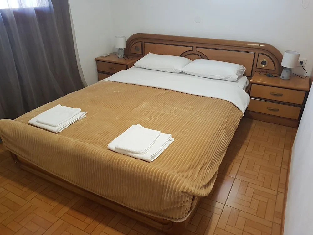 George Apartments by the Sea and Airport