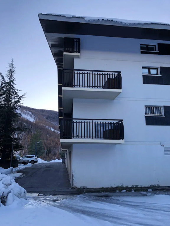 Studio in Saint-étienne-de-tinée, With Wonderful Mountain View and Terrace - 200 m From the Slopes