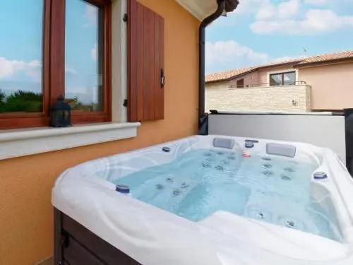 Apartment Enrico - Two Bedroom Apartment with Balcony