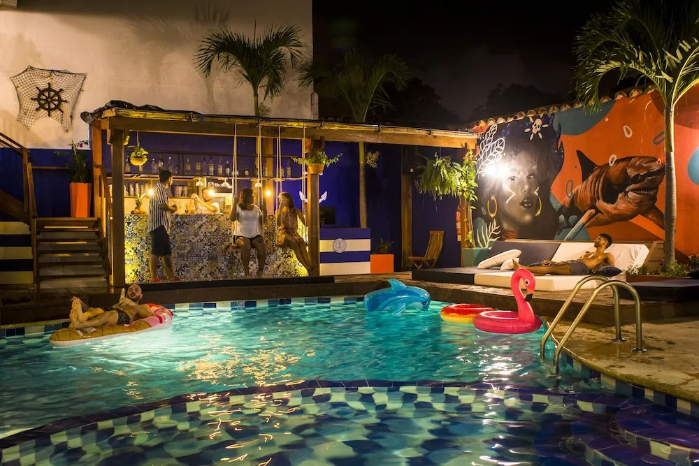 Casa del Puerto Hostel & Suites